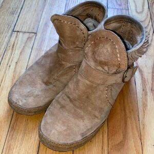 Ugg Suede Moccasin Booties Sz 7.5